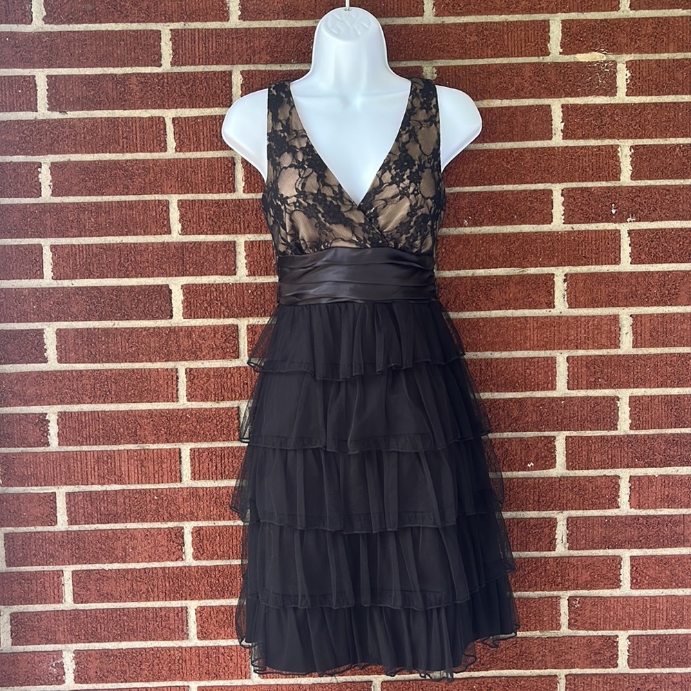 Semi-Formal Lace and Tulle Cocktail Dress